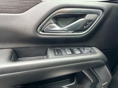 Used 2024 Chevrolet Suburban LT image 11