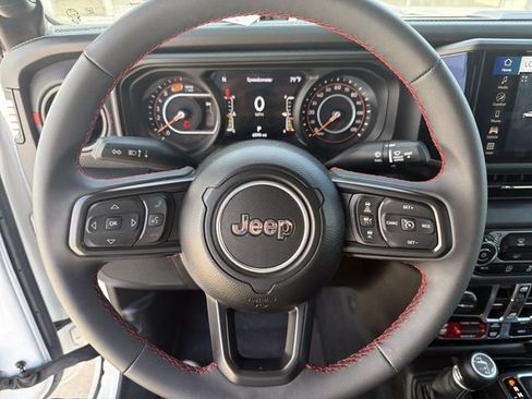 Used 2024 Jeep Wrangler Unlimited Rubicon w/ XTREMEE 35" Tire Package AWD/4WD image 16