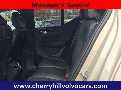 Certified 2025 Volvo XC40 B5 Ultra w/ Protection Package Premier image 10