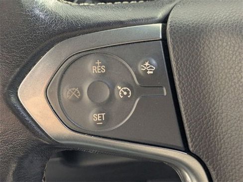 Used 2020 Chevrolet Suburban LT image 17