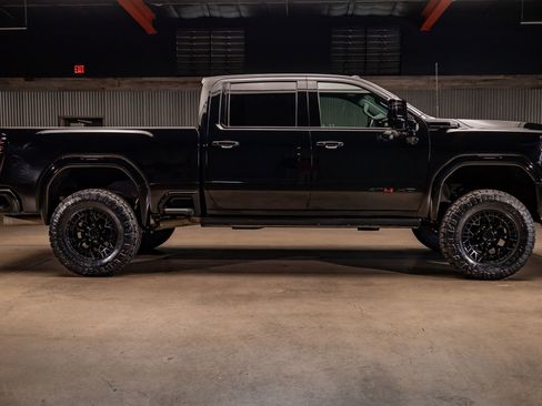 Used 2025 GMC Sierra 2500 AT4 w/ AT4 Premium Plus Package image 11