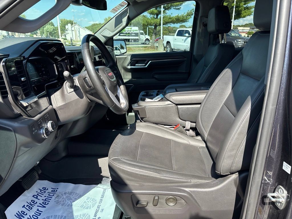 Used 2024 GMC Sierra 1500 SLT w/ X31 Off-Road Package AWD/4WD image 34