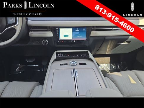 Certified 2025 Lincoln Navigator Reserve image 14