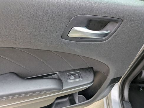 Used 2023 Dodge Charger SXT image 11