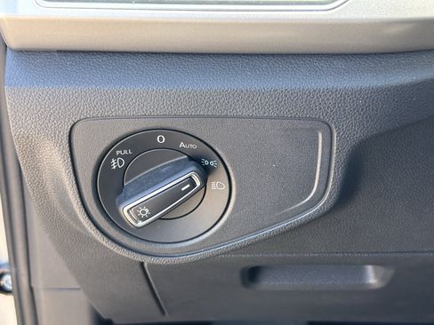 Used 2019 Volkswagen Atlas SE FWD image 14