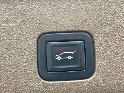 Used 2021 GMC Yukon Denali w/ Denali Ultimate Package AWD/4WD image 20