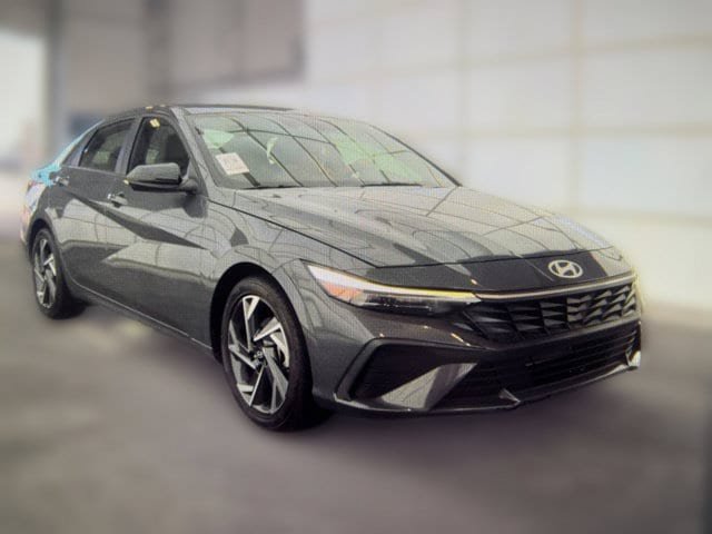 Used 2025 Hyundai Elantra Sport FWD image 6