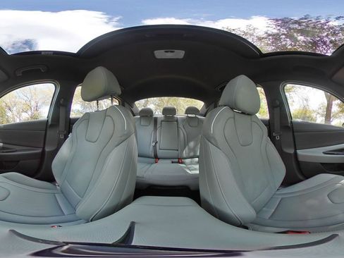 Used 2025 Hyundai Elantra Limited FWD image 44