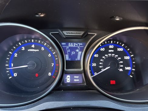 Used 2014 Hyundai Veloster Turbo FWD image 16