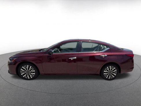 Used 2025 Nissan Altima 2.5 SV FWD image 8