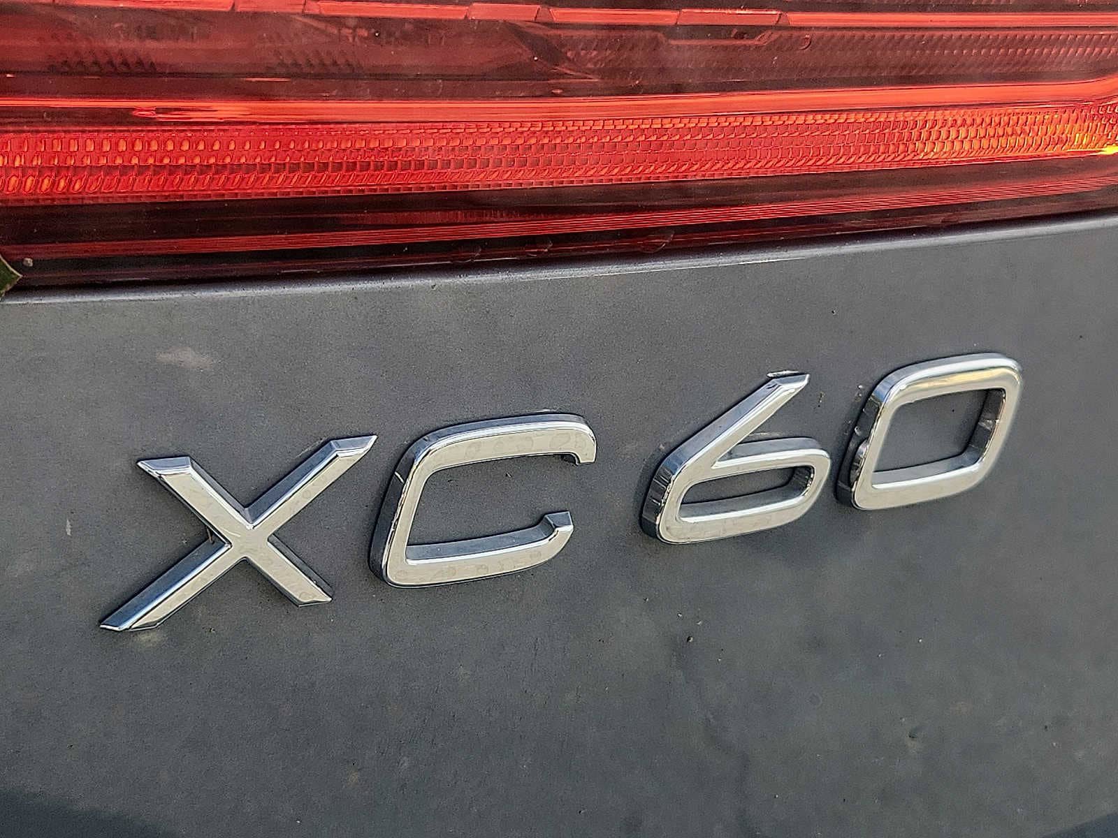 Certified 2024 Volvo XC60 T8 Plus w/ Climate Package AWD/4WD image 28