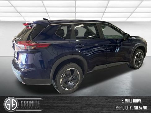 Used 2025 Nissan Rogue SV AWD/4WD image 5