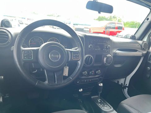 Used 2014 Jeep Wrangler Unlimited Sport w/ Connectivity Group AWD/4WD image 14