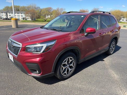 Used 2021 Subaru Forester Premium AWD/4WD image 1