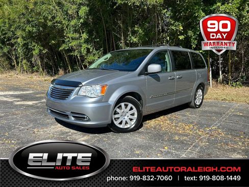 Used 2016 Chrysler Town & Country Touring image 1
