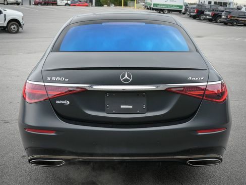 Used 2023 Mercedes-Benz S 580e 4MATIC Sedan w/ AMG Line image 16