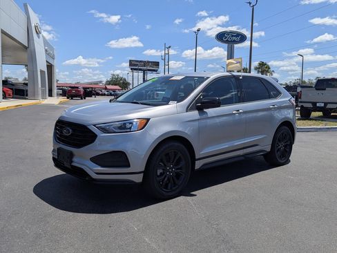 Used 2022 Ford Edge SE w/ Black Appearance Package AWD/4WD image 9