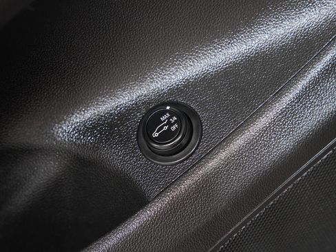 Used 2019 Buick Envision Essence image 27