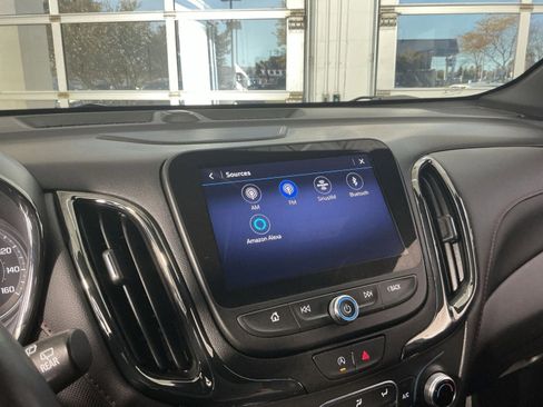 Used 2022 Chevrolet Equinox RS w/ RS Leather Package image 26