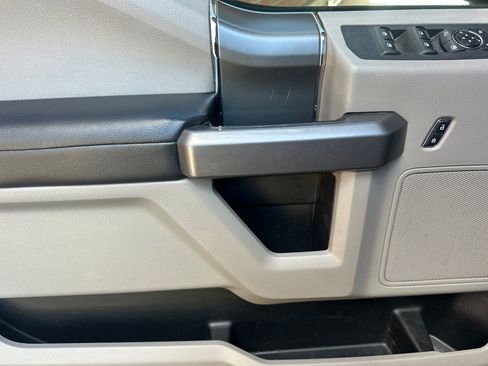 Used 2018 Ford F350 XLT w/ XLT Premium Package AWD/4WD image 12