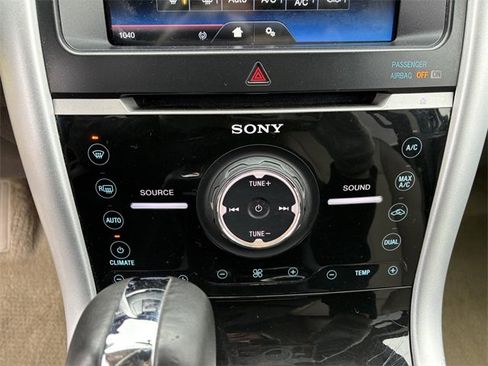 Used 2011 Ford Edge Limited image 27