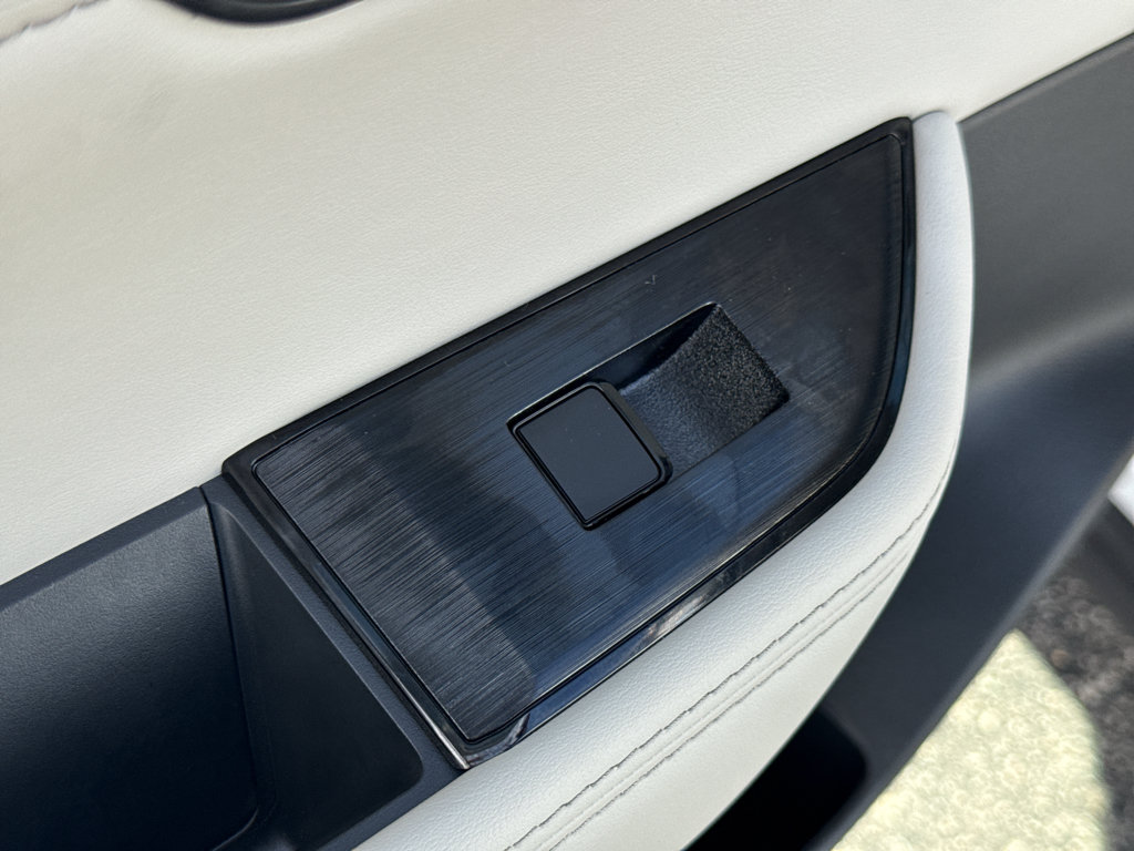 New 2026 Nissan Rogue Dark Armor AWD/4WD image 31