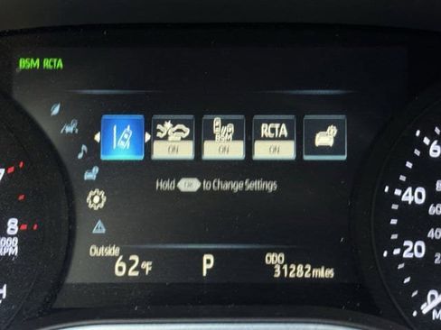 Used 2019 Toyota Avalon XLE image 15