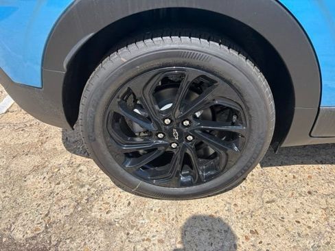New 2027 Chevrolet Bolt RS w/ Technology Package FWD image 9