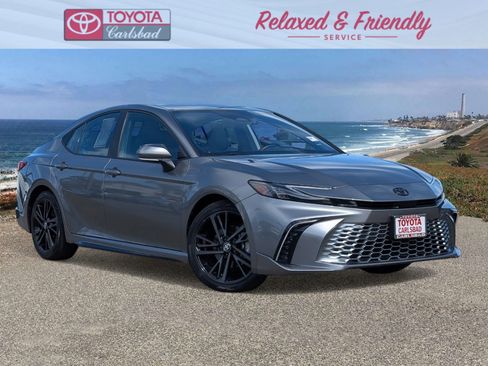 Used 2025 Toyota Camry XSE FWD image 1