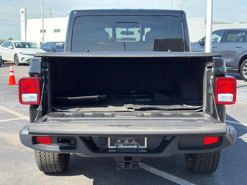 Used 2025 Jeep Gladiator Sport AWD/4WD image 7