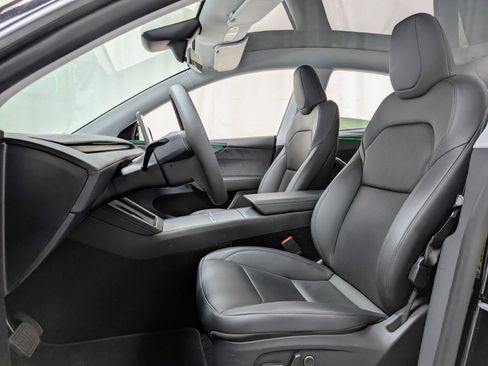 Used 2026 Tesla Model Y Premium image 15