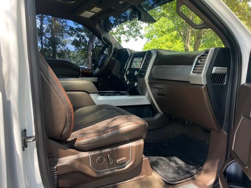 Used 2017 Ford F250 King Ranch w/ King Ranch Ultimate Package AWD/4WD image 21