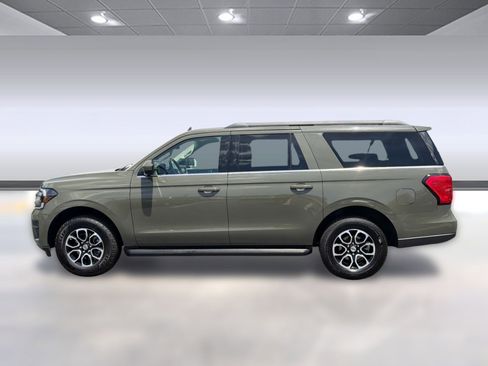 Used 2024 Ford Expedition Max XLT AWD/4WD image 2
