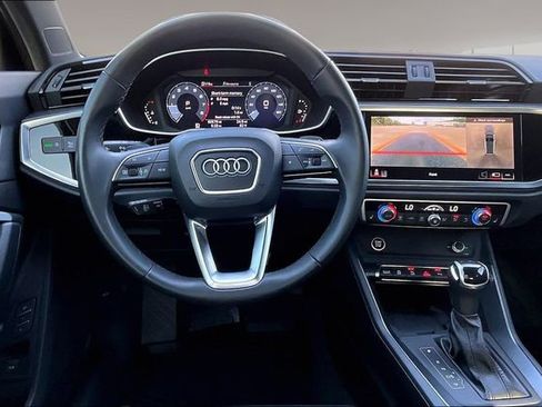 Used 2023 Audi Q3 2.0T Premium Plus w/ Premium Plus Package image 8