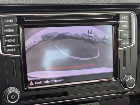 Used 2016 Volkswagen Jetta Sport FWD image 17