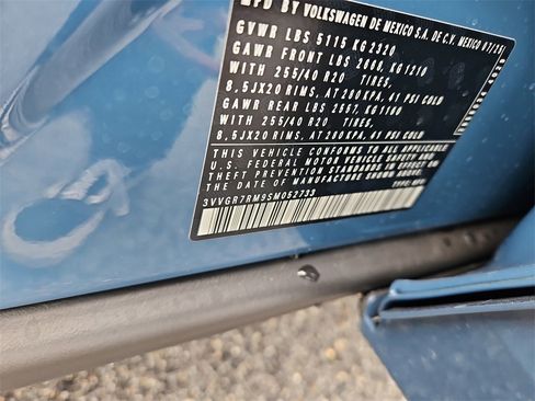 New 2025 Volkswagen Tiguan SE R-Line image 6