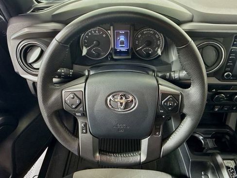 Used 2023 Toyota Tacoma TRD Sport image 11