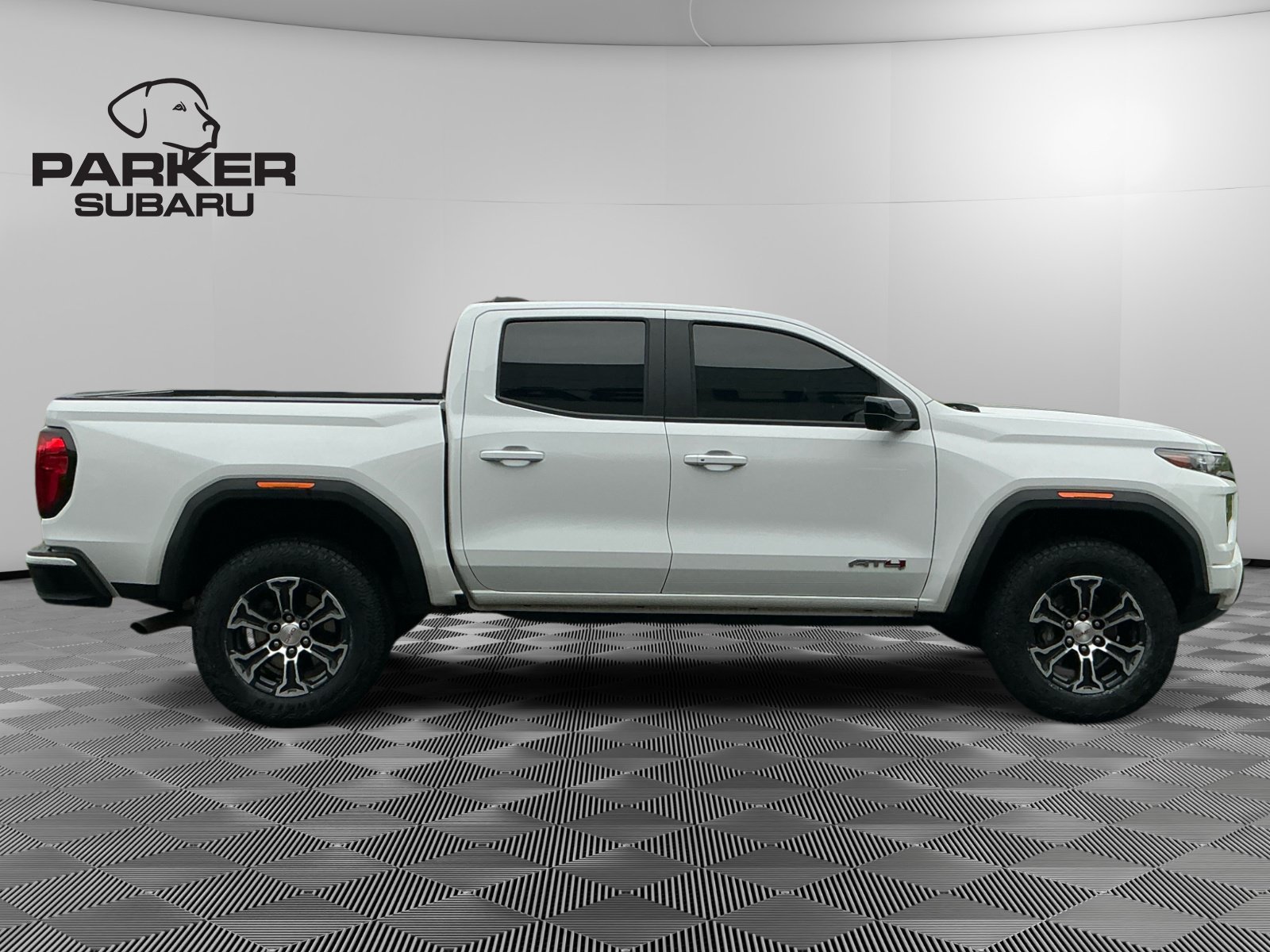 Used 2025 GMC Canyon AT4 w/ Technology Plus Package AWD/4WD image 6