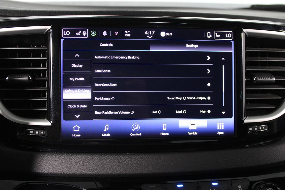 Used 2025 Chrysler Pacifica Select FWD image 18