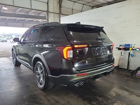 Used 2025 Ford Explorer ST w/ Sun And Sound Package AWD/4WD image 2