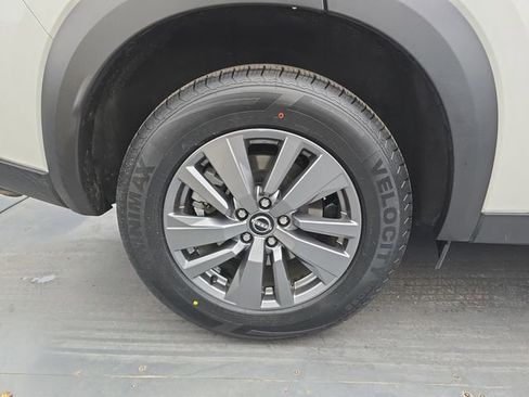 Used 2025 Nissan Pathfinder SV image 20