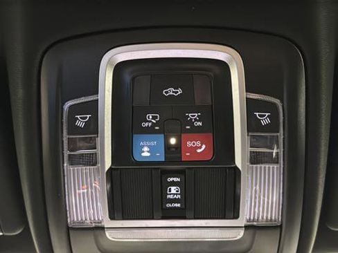 Used 2025 RAM 1500 Big Horn AWD/4WD image 30