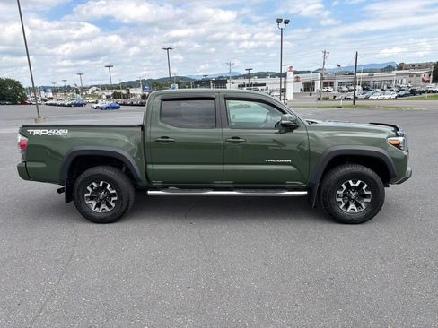 Used 2021 Toyota Tacoma TRD Off-Road w/ Technology Package AWD/4WD image 6