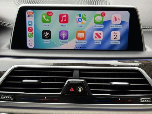 Used 2020 BMW 750i xDrive w/ Executive Package image 27