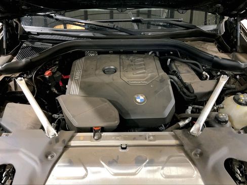 Used 2024 BMW X4 xDrive30i w/ Premium Package image 32