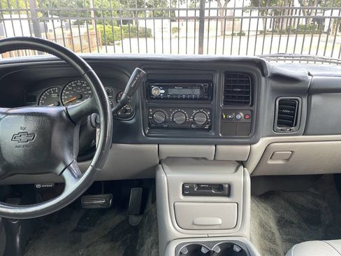 Used 2002 Chevrolet Tahoe LT image 24