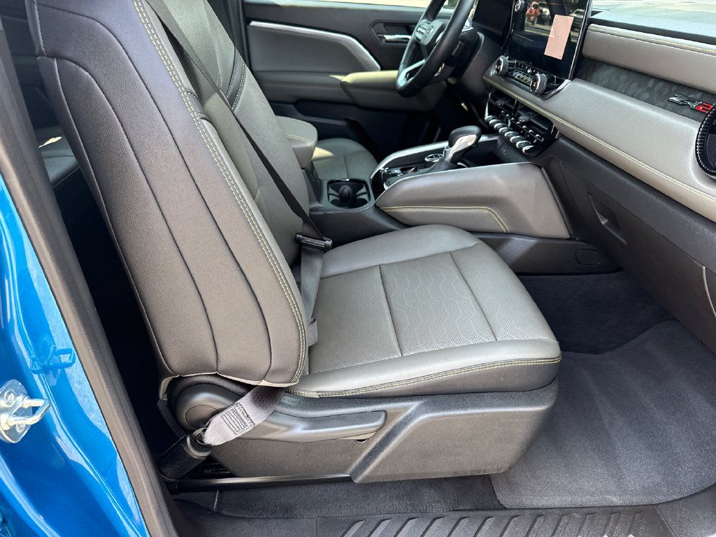 Used 2024 Chevrolet Colorado ZR2 w/ ZR2 Convenience Package III AWD/4WD image 13