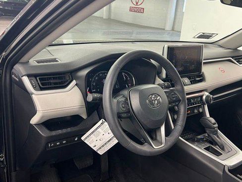 Certified 2025 Toyota RAV4 XLE w/ Convenience Package FWD image 8