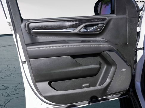 Used 2021 GMC Yukon XL Denali w/ Denali Premium Package image 27