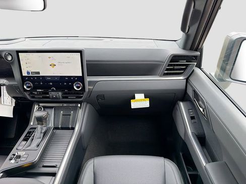 New 2026 Lexus GX 550 AWD/4WD image 18